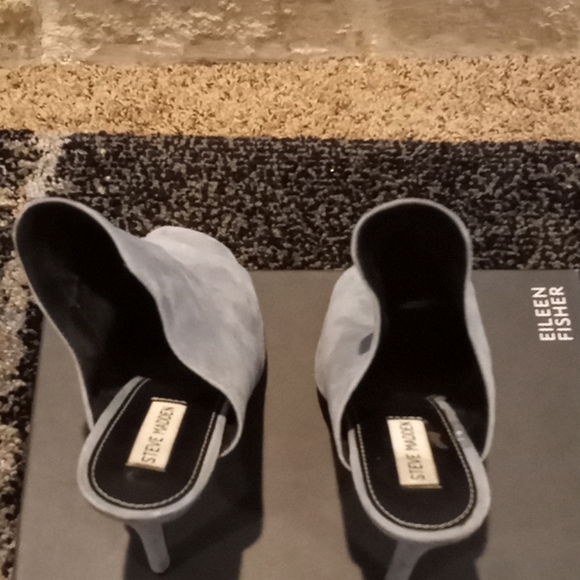 Shoes - Picture 3 of 4